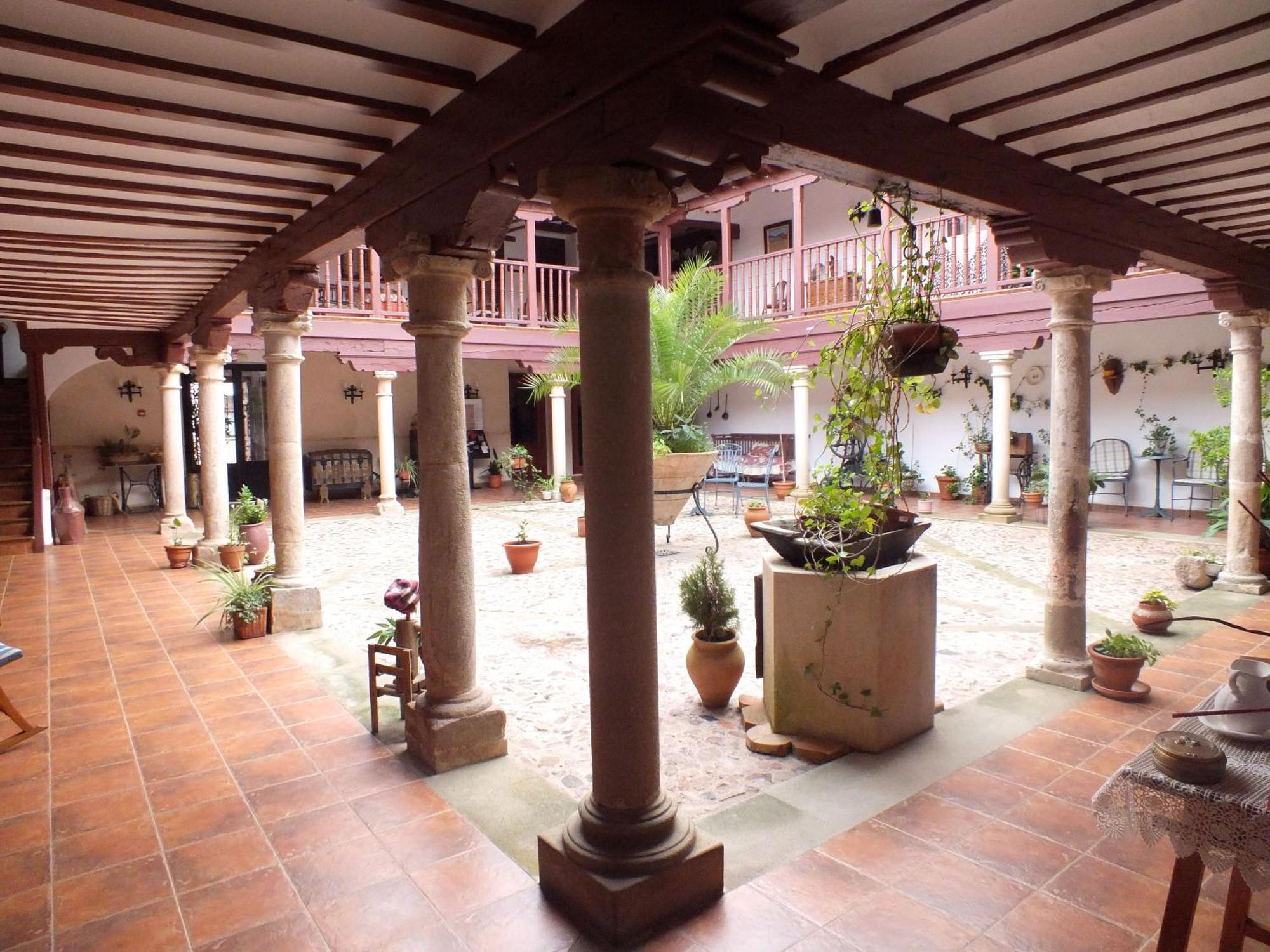 Hotel Rural Caballeros 3*